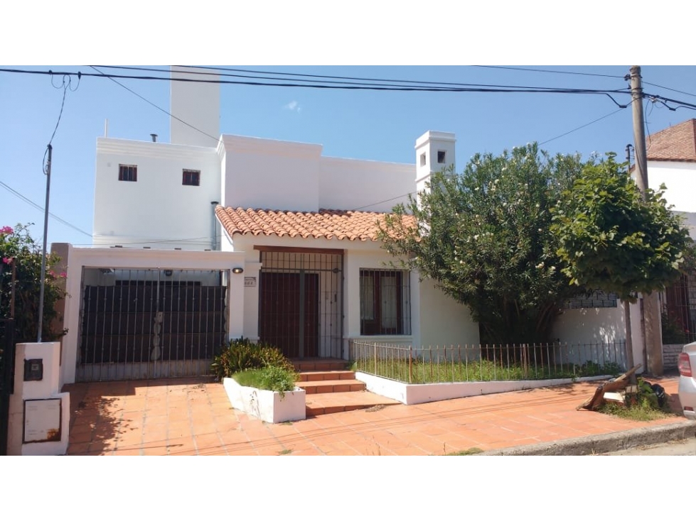VENDO CASA 3 DORMITORIOS EN BARRIO COLINAS DE VELEZ SARSFIELD — foto 2
