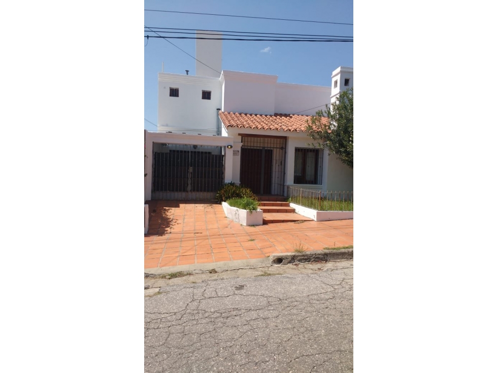 VENDO CASA 3 DORMITORIOS EN BARRIO COLINAS DE VELEZ SARSFIELD — foto 4