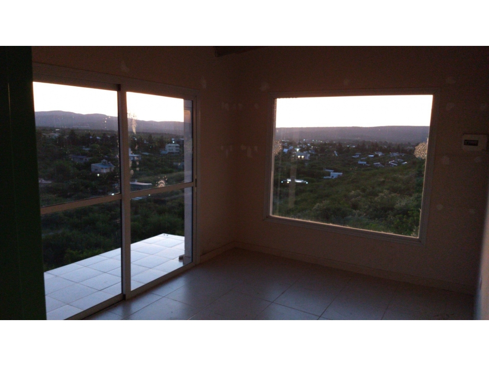 CASA EN VENTA EN CAPILLA DEL MONTE 6 ambientes GALPON INVERNADERO - 3