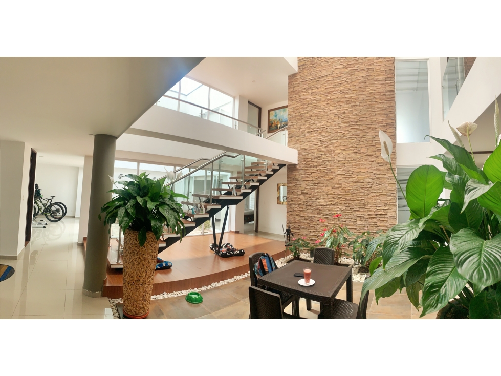 VENDO CASA GRANDE CON DOBLE FACHADA EN CAMPOBELLO — foto 4