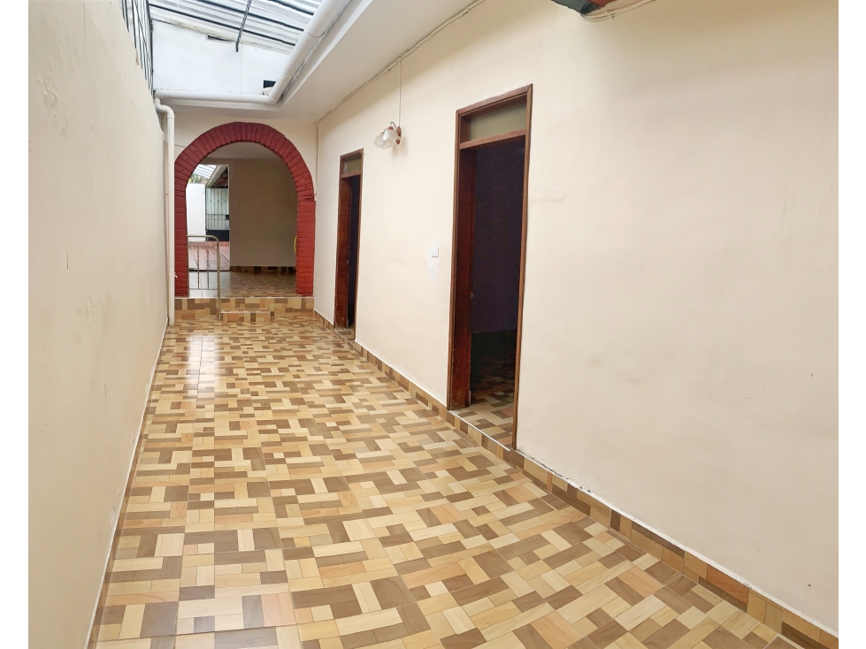 VENDO CASA SOBRE CRA 9 CENTRO (SECTOR COMERCIAL)