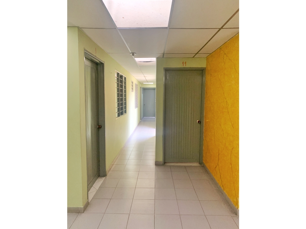 VENDO CASA/HOTEL CON 18 HABITACIONES POR LA 13 - 4