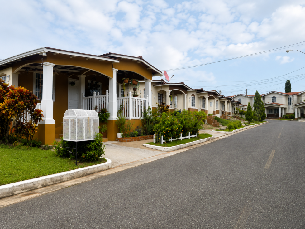 Venta de Casa en Villa Real, La Chorrera con Terraza y Jardín — foto 2