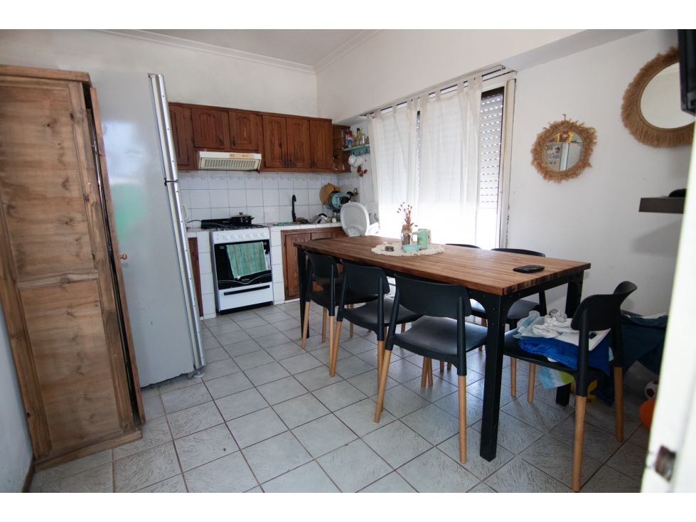 CASA DE TRES DORMITORIOS EN VENTA - SEMICENTRICA - 5