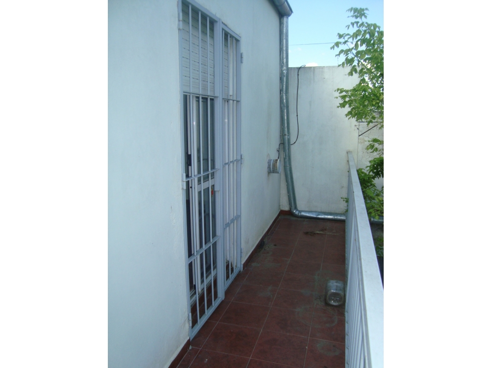 DEPARTAMENTO EN VENTA - UN DORMITORIO - PRIMER PISO POR ESCALERA - 3