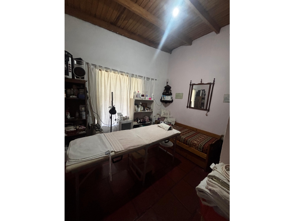 CASA EN VENTA CON AMPLIO LOTE ZONA BALBIN TANDIL - 5