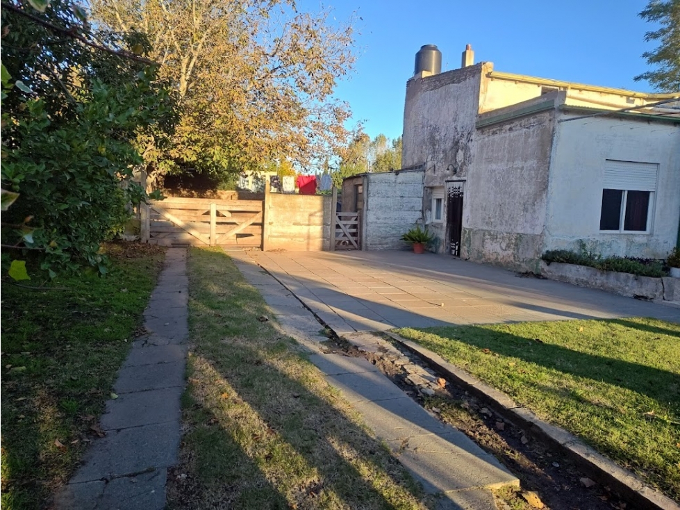 VENTA CASA EN VELA - CON LOCAL - 2