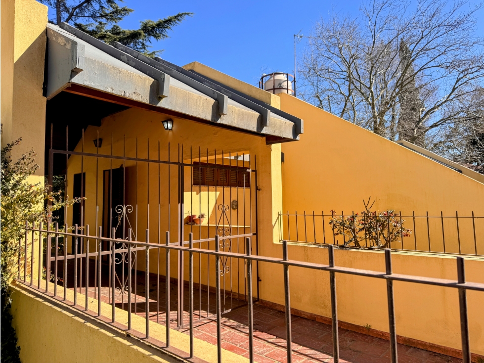 En Venta casa 3 ambientes con jardín en Barrio Golf Tandil — foto 4