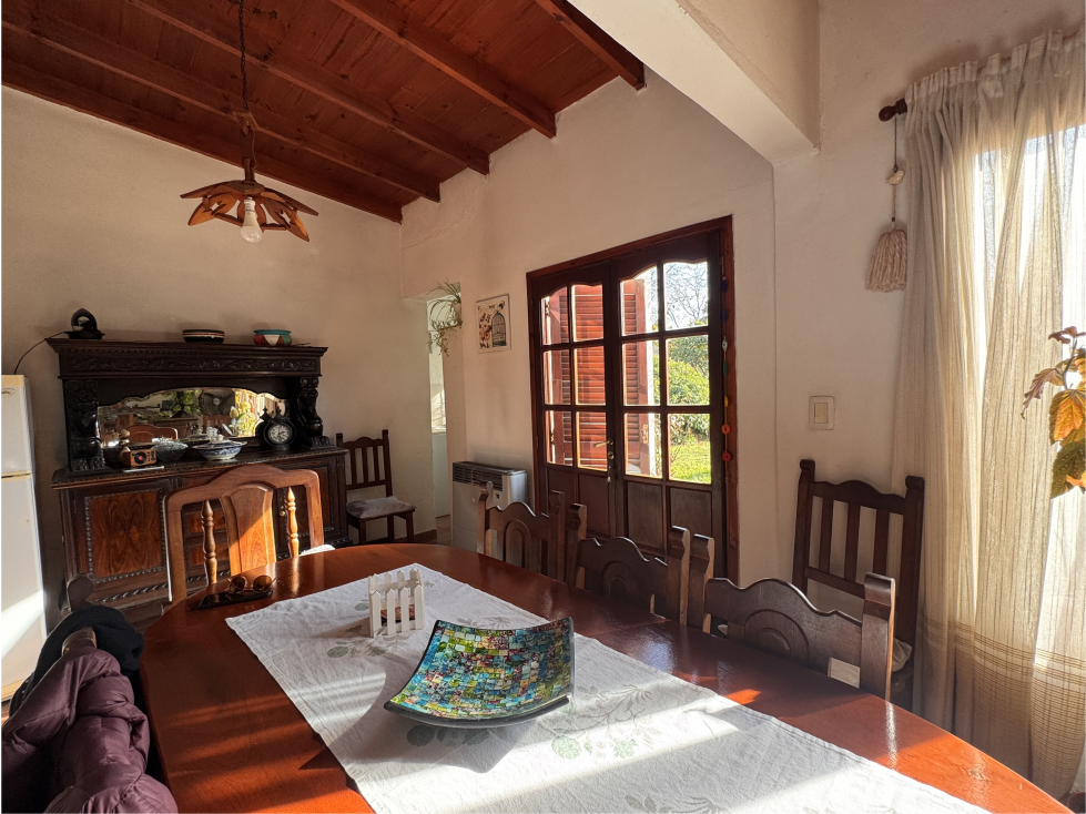 Clásico Chalet en venta 3 ambientes con jardín y garaje, Rauch - 5
