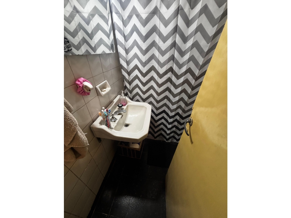 CASA EN VENTA / PERMUTA CON AMPLIO LOTE ZONA VILLA AGUIRRE TANDIL - 4