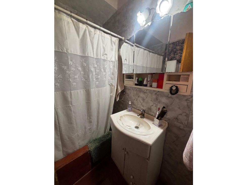 CASA EN VENTA CON AMPLIO LOTE ZONA BALBIN TANDIL - 6