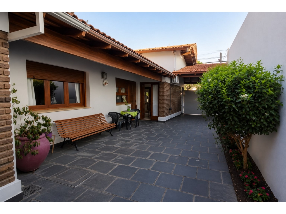 CASA EN VENTA SEMI CENTRICA APTA CREDITO TANDIL