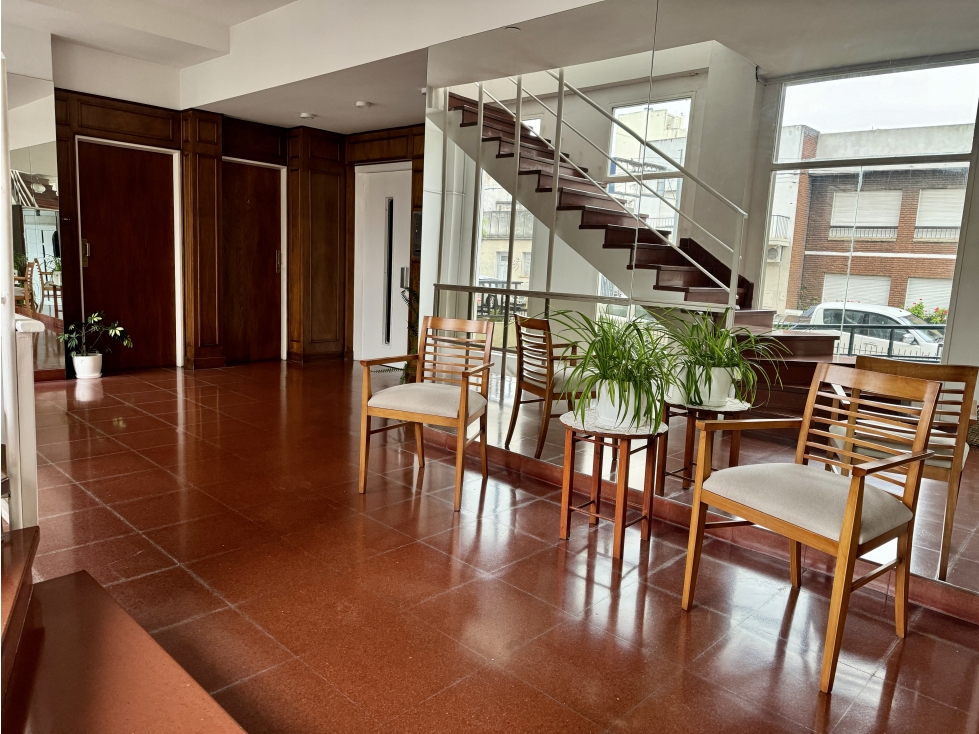 En venta departarmento semipiso céntrico Tandil - 1