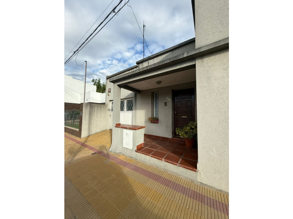 En venta casa dos dormitorios en Villa Italia - 2