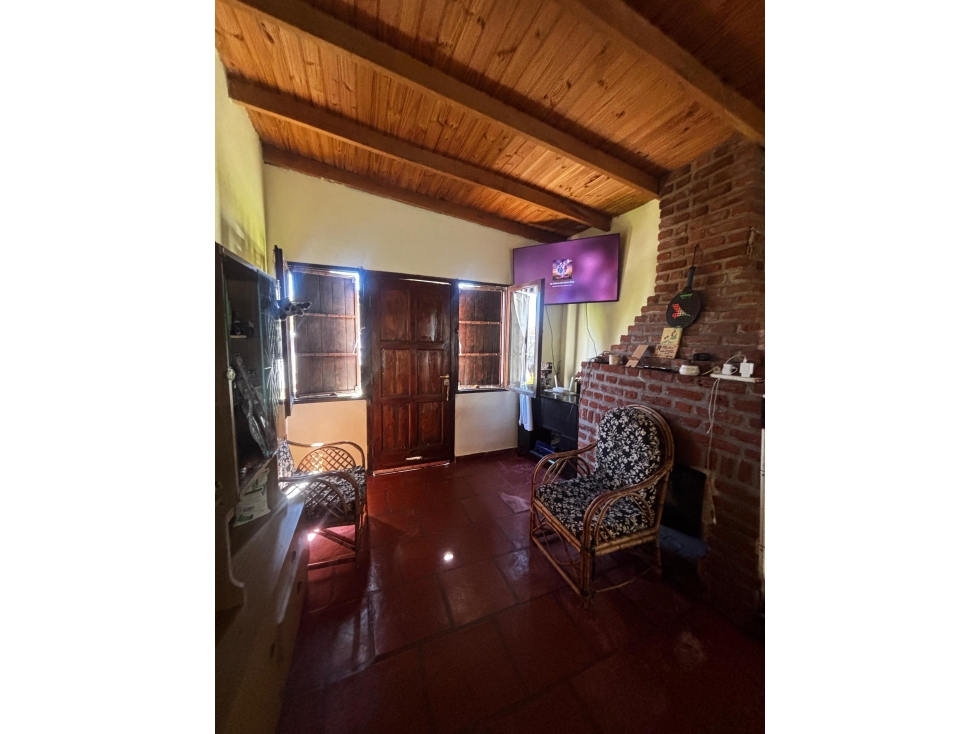 CASA EN VENTA CON AMPLIO LOTE ZONA BALBIN TANDIL - 3