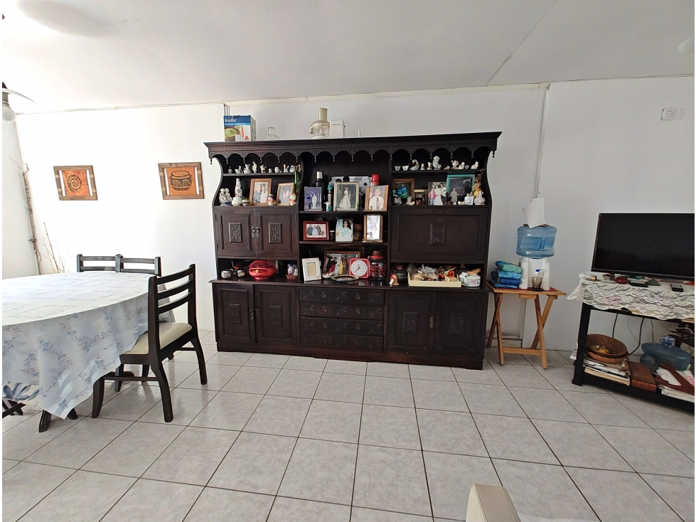 CASA EN VENTA - AV. ESTRADA Y PJE CHACO - 5