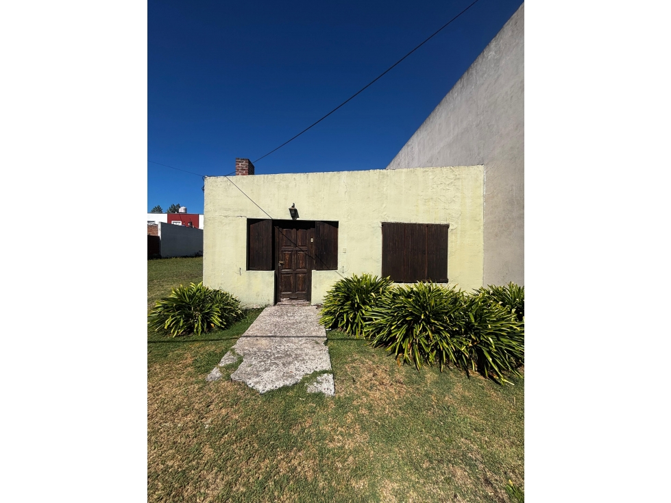 CASA EN VENTA CON AMPLIO LOTE ZONA BALBIN TANDIL - 2