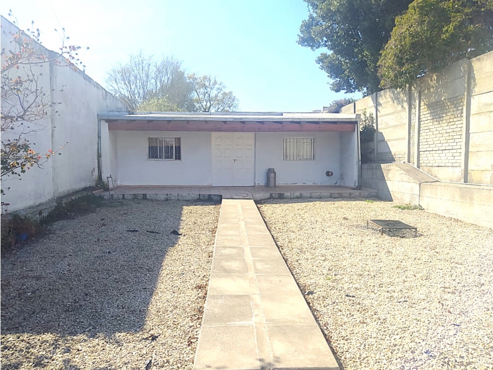 CASA DE TRES DORMITORIOS EN VENTA - SEMICENTRICA - 4