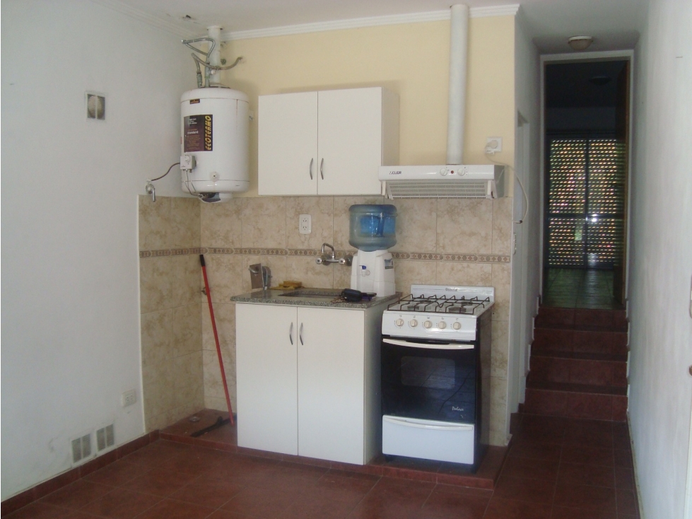 DEPARTAMENTO EN VENTA - UN DORMITORIO - PRIMER PISO POR ESCALERA - 1