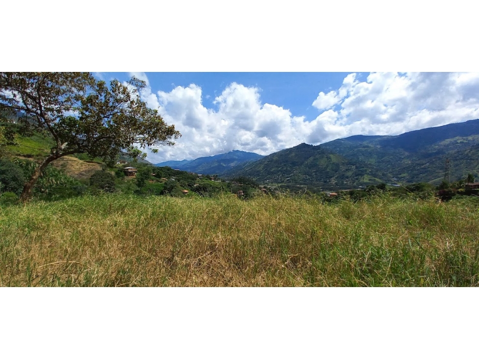 Lote a 8 minutos del parque las Aguas - 1