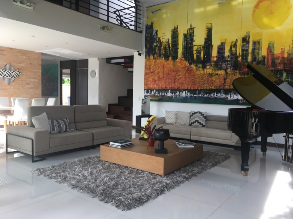 CASA EN VENTA EL POBLADO SECTOR BALSOS CON PALMAS