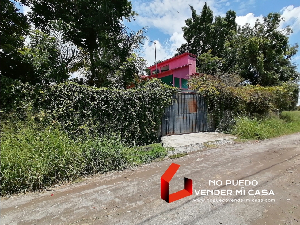 SE VENDE PROPIEDAD CON 2 CASAS COMO TERRENO - 1