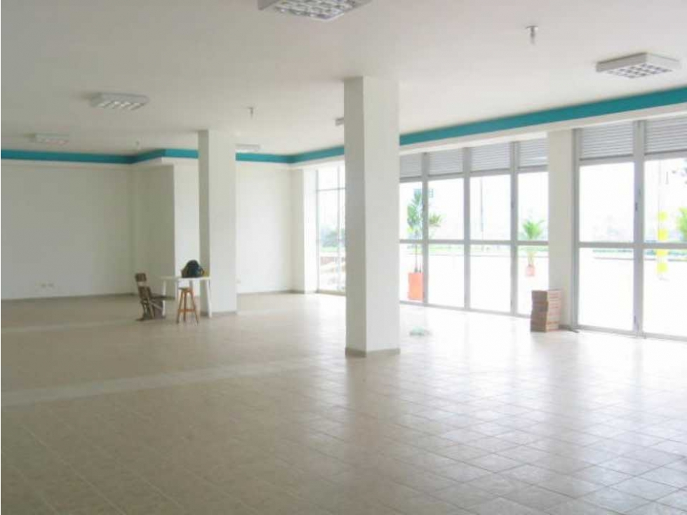 Local comercial para la venta con bahia de parqueadero - 3