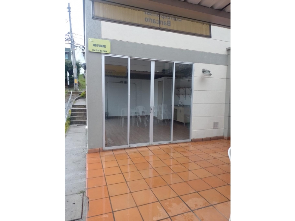 SE VENDE LOCAL COMERCIAL EN URBANIZACIÓN, MARINILLA. - 5