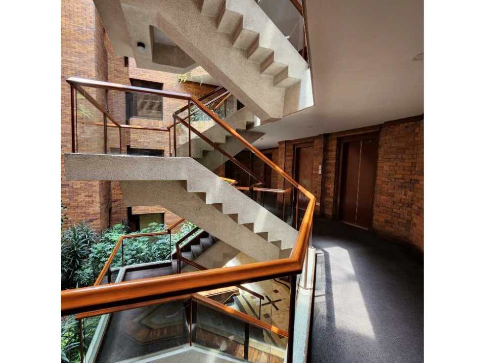 VENTA Apartamento 209.25m2 EXTERIOR Remodelar ROSALES Bajo — foto 2