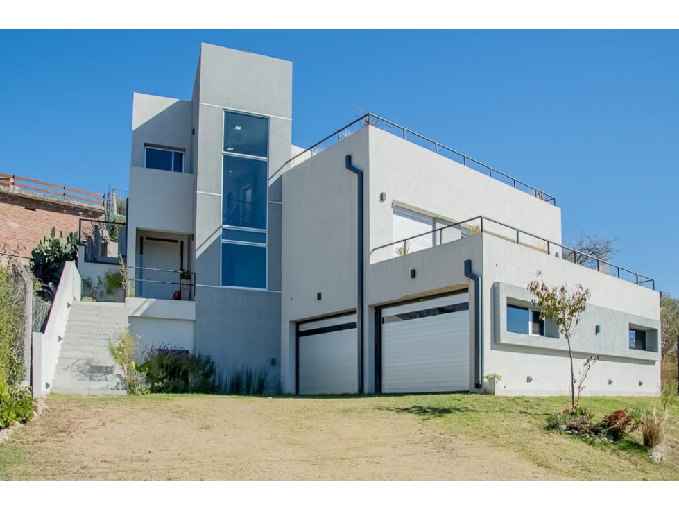 VENTA CASA EN CARLOS PAZ HERMOSA Y MINIMALISTA - 2