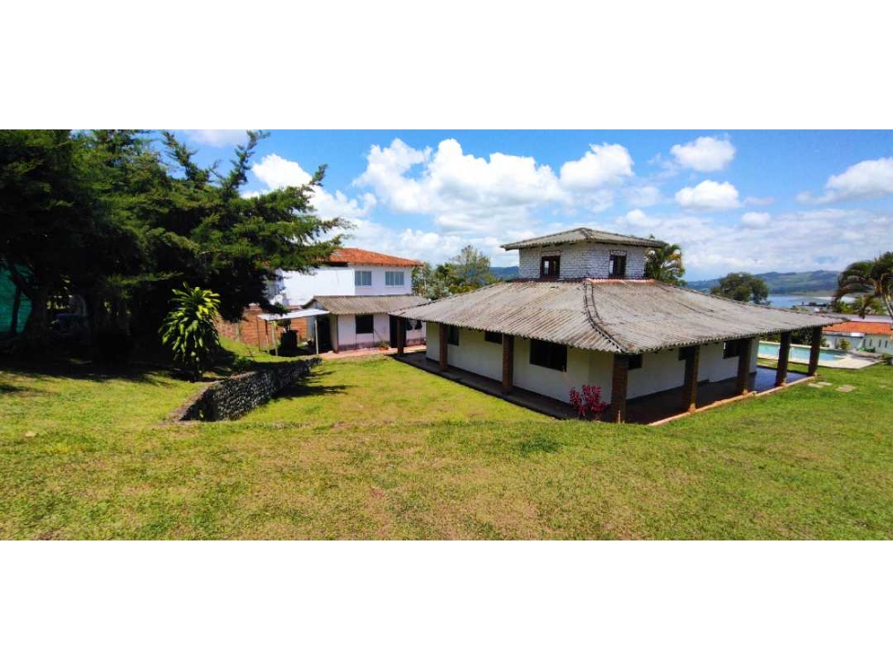 VENDO HERMOSA CASA CAMPESTRE EN EL - LAGO CALIMA - 2
