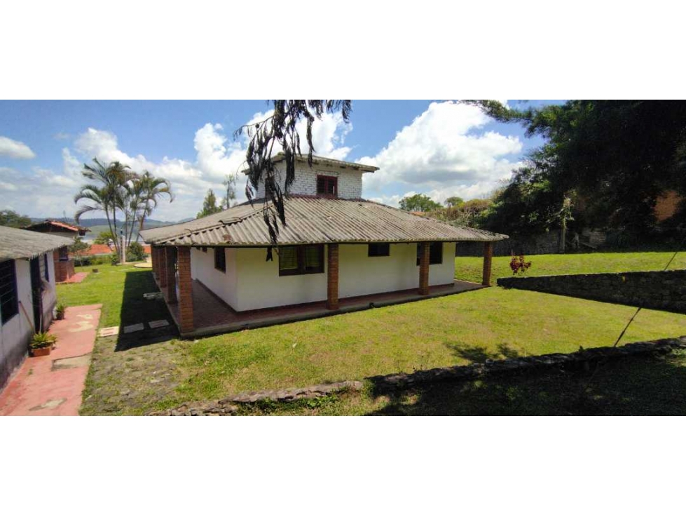 VENDO HERMOSA CASA CAMPESTRE EN EL - LAGO CALIMA - 3