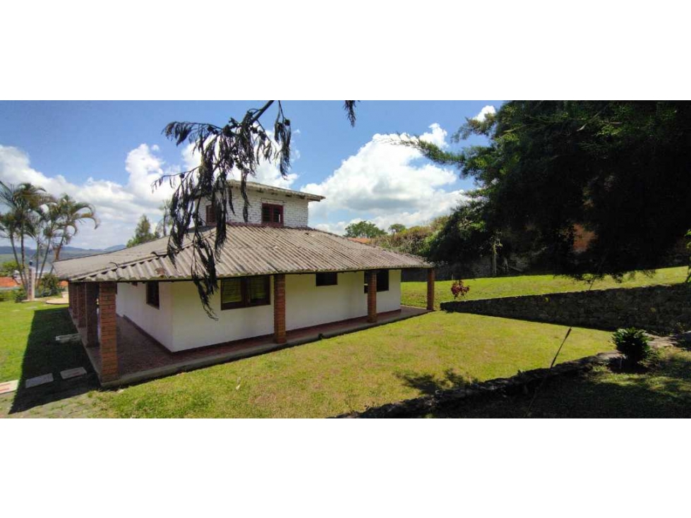 VENDO HERMOSA CASA CAMPESTRE EN EL - LAGO CALIMA - 5