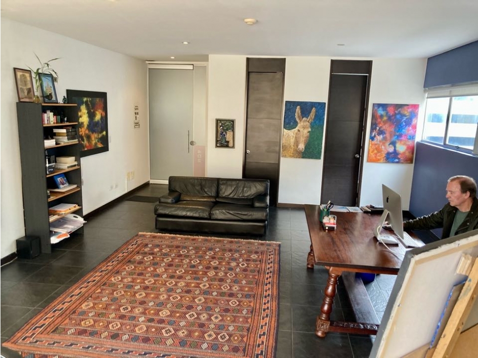 VENTA OFICINA 52m2 EXCELENTE UBICACIÓN ILUMINADA CHICO
