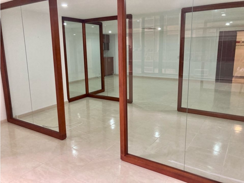 ARRIENDO OFICINA 59M2 FRENTE AL CCIAL AV CHILE - 2