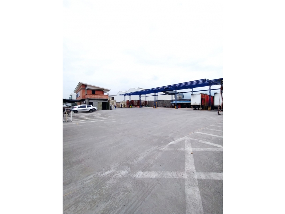 SE VENDE BODEGA OFICINA COMPLEJO INDUSTRIAL CIC1 (A.G) CW:6889670 - 3