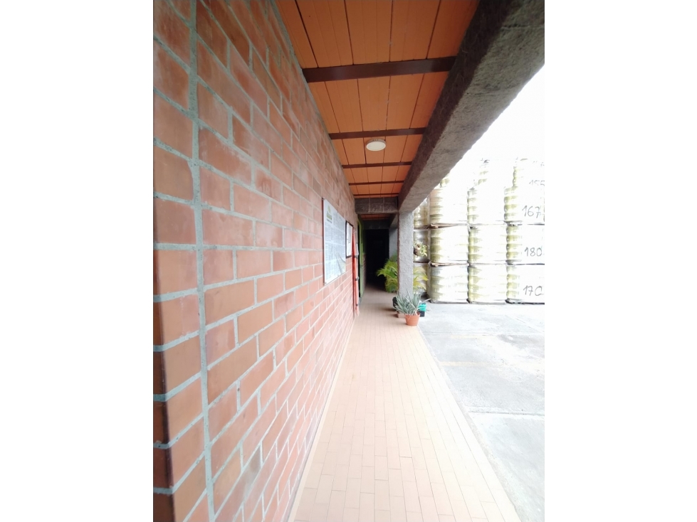 SE VENDE BODEGA OFICINA COMPLEJO INDUSTRIAL CIC1 (A.G) CW:6889670 - 6