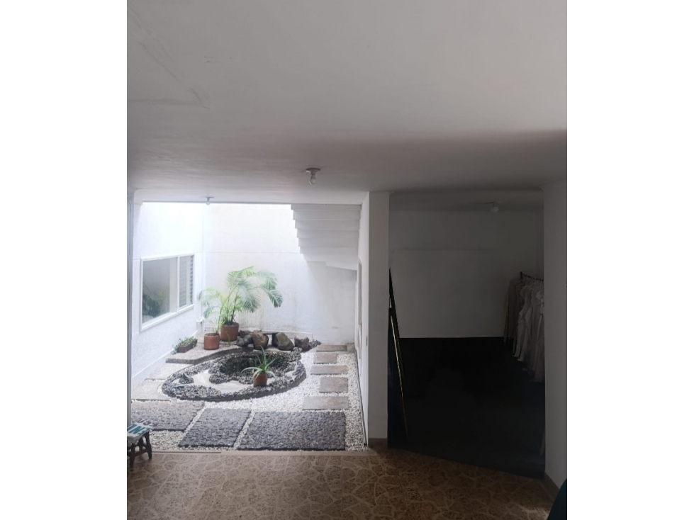 LAURELES/CASA 1° y 2°PISO SEPARADAS.MED.MIXTURA.lote 257,6mt2. — foto 4