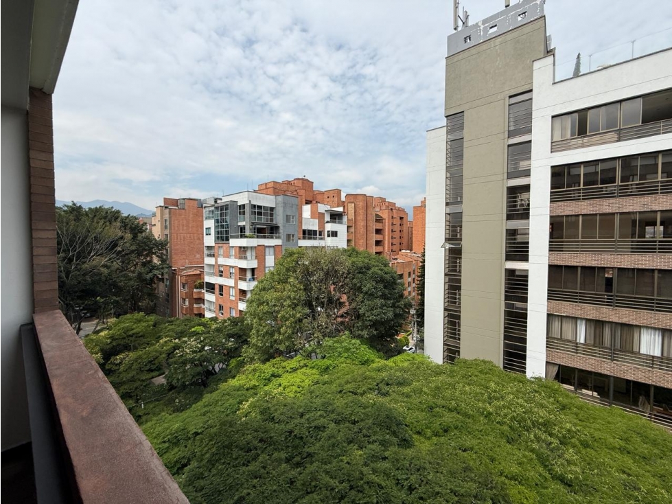 APT.LAURELES.EXTERIOR.CERCA A LA UPB.CENTROS COMERCIALES.PERMITE AIRB& — foto 3