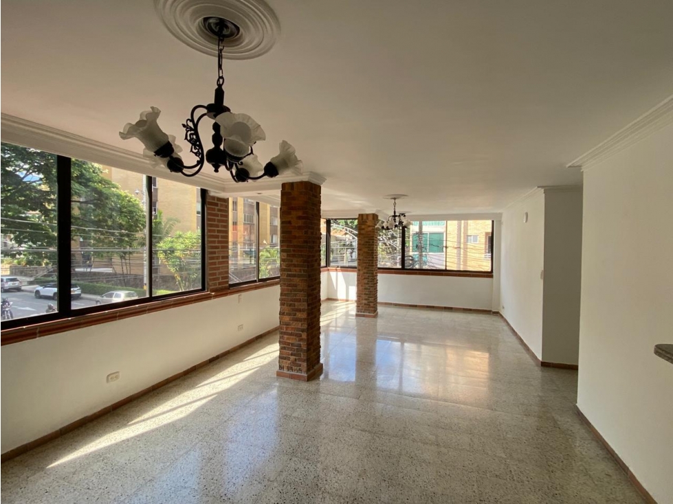 APARTAMENTO EN VENTA EN LAURELES, CERCA AL SEGUNDO PARQUE DE LAURELES