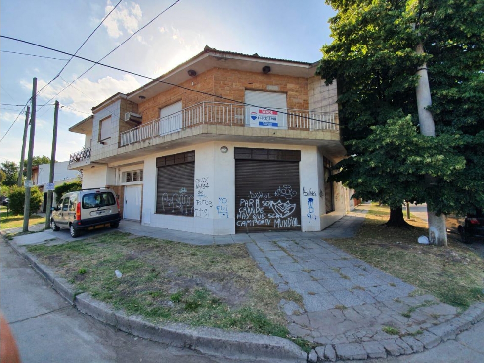 Casa de 3 ambientes y Local en VENTA, Ituzaingó Norte