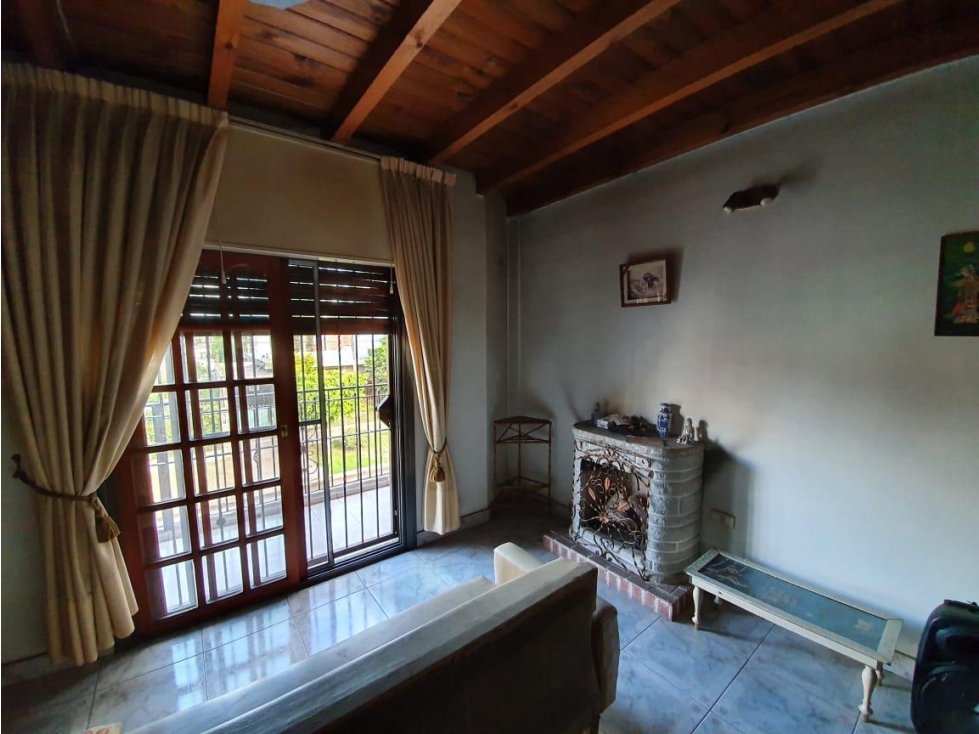 Casa de 4 ambientes y dos locales en VENTA - Ituzaingó Sur — foto 5