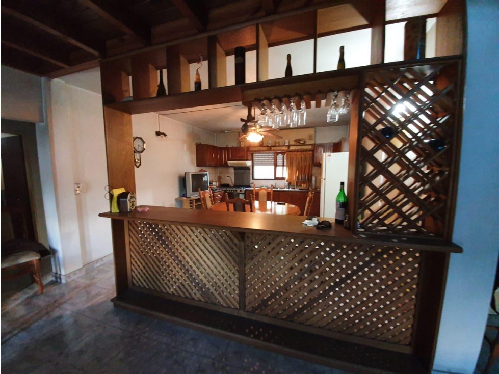 Casa de 4 ambientes y dos locales en VENTA - Ituzaingó Sur — foto 6