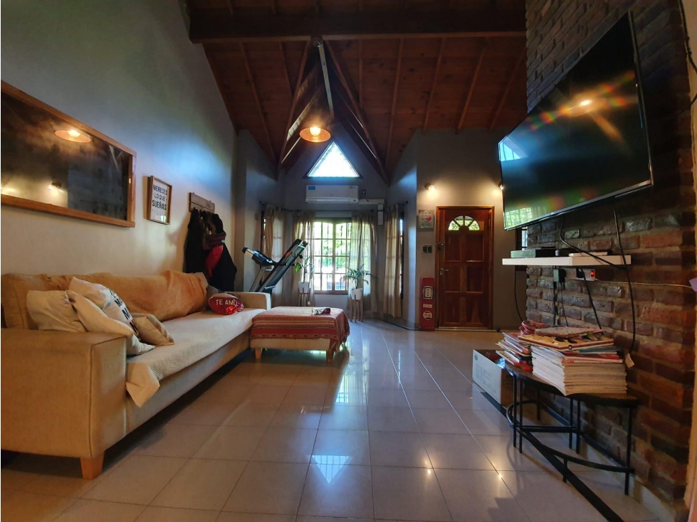 Casa de 4 ambientes con parque y piscina en VENTA - Ituzaingó Norte — foto 2