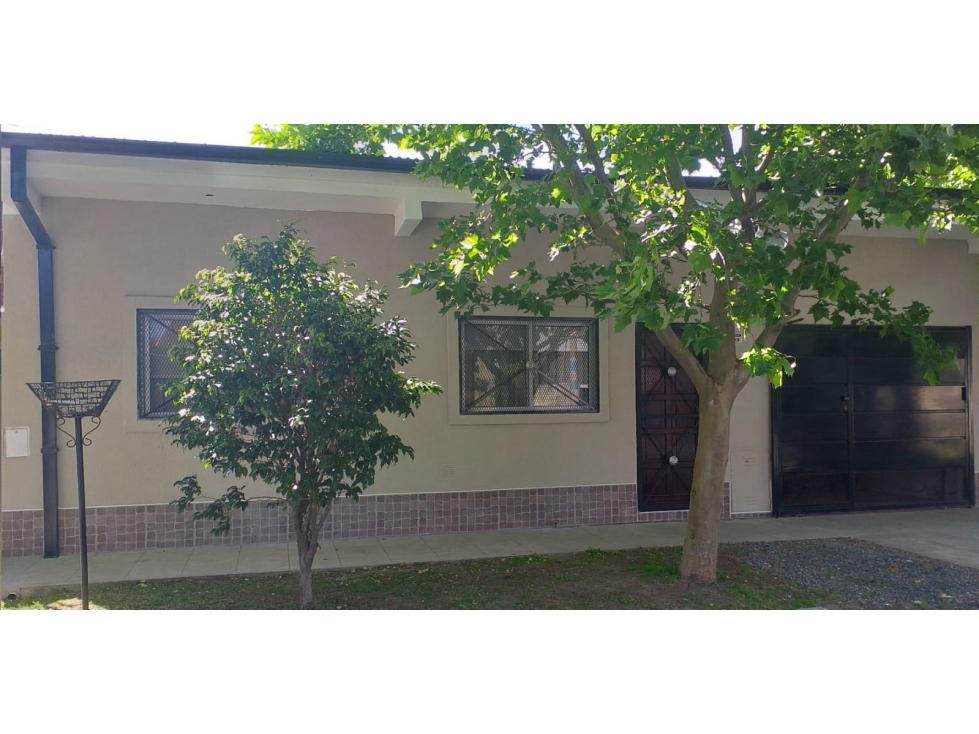 Casa de 4 amb. con dependencia en VENTA - Ituzaingó Sur