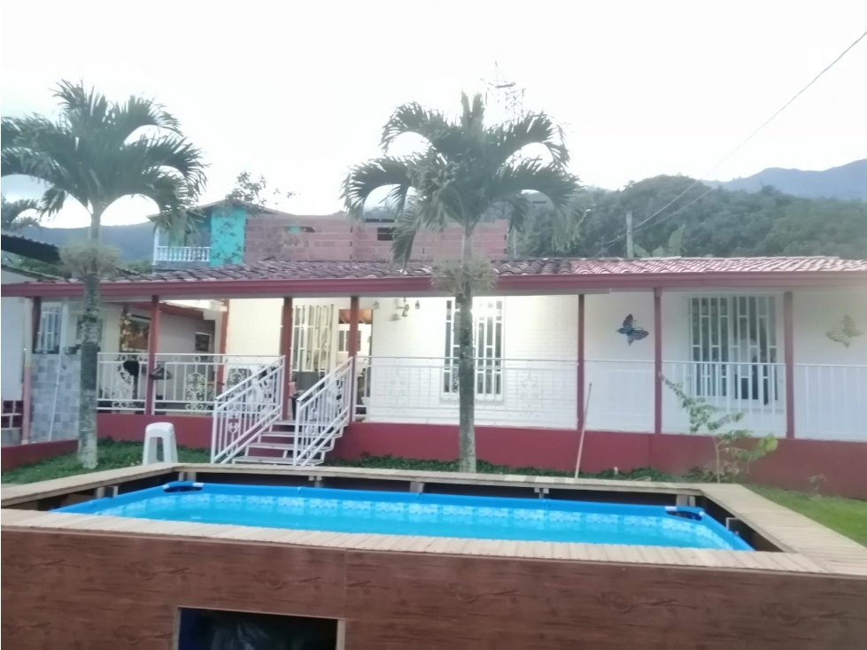 Se vende Casa campestre en Girardota con piscina parque de las aguas — foto 2