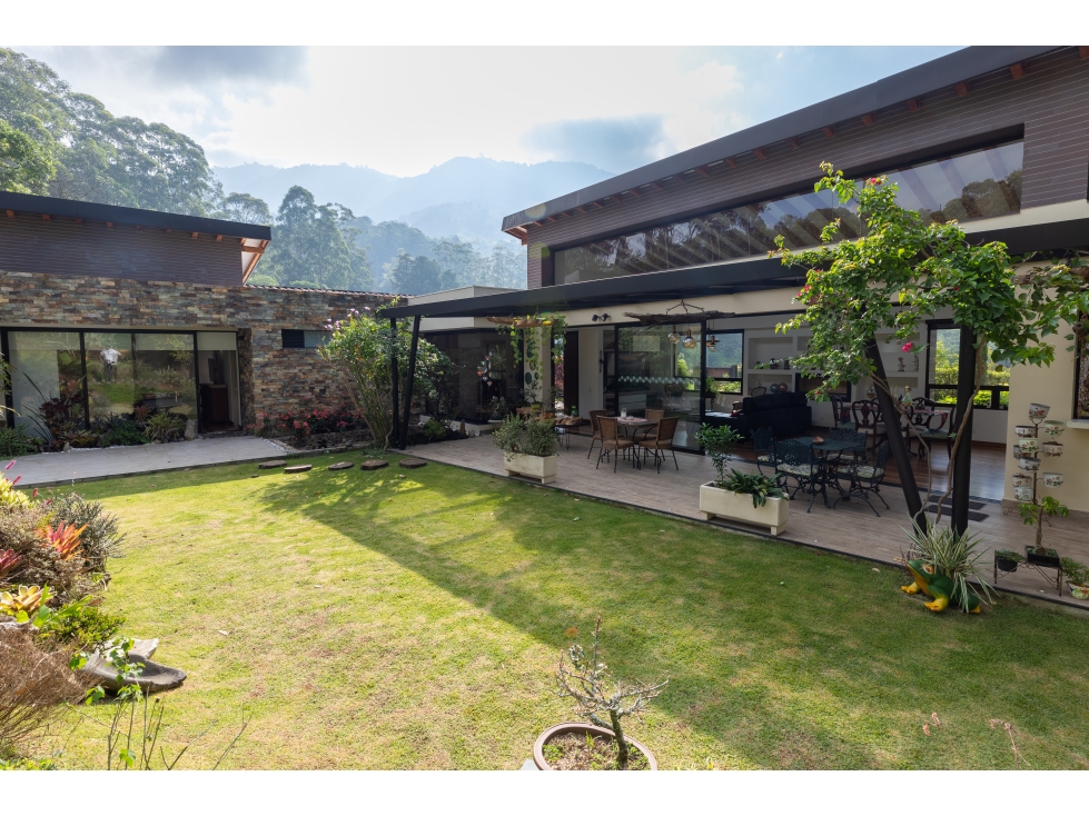 Venta de casa 1 Solo Nivel en Envigado Escobero parte baja