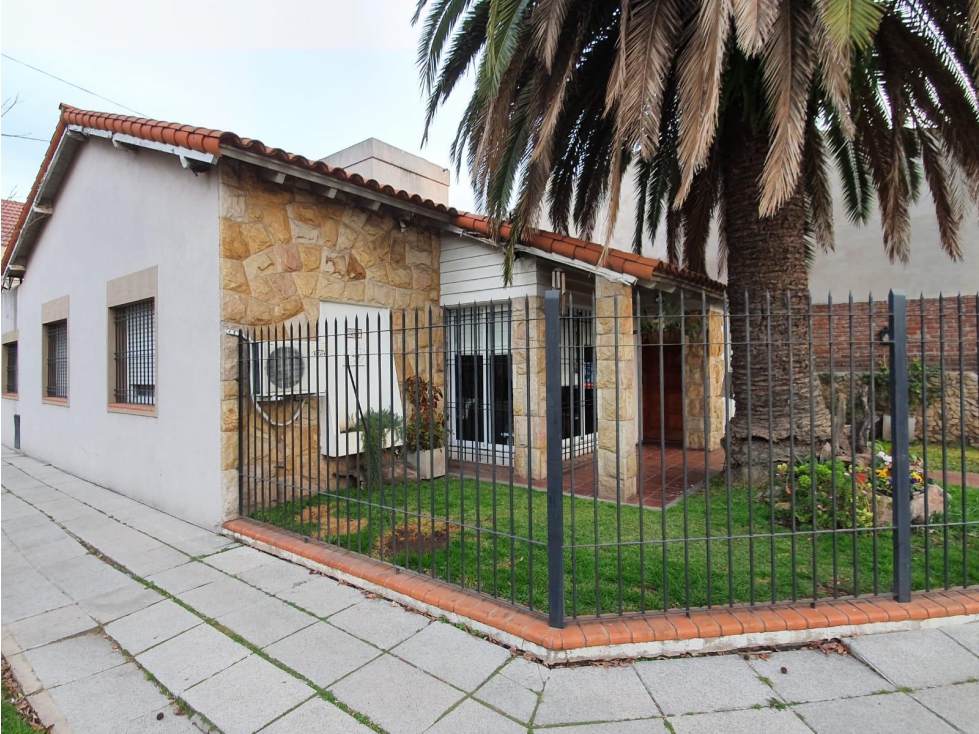 Casa de 4 ambientes en VENTA - Ituzaingó Norte