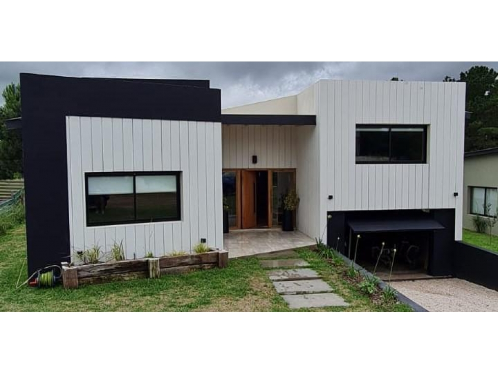 Casa de 5 ambientes en Venta en Costa Esmeralda
