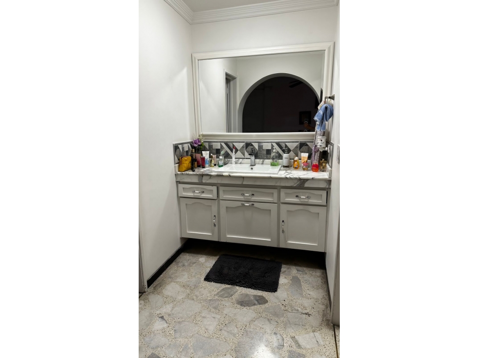 SE VENDE APARTAMENTO EN CIUDAD JARDIN (RIO DEL LILI) — foto 3